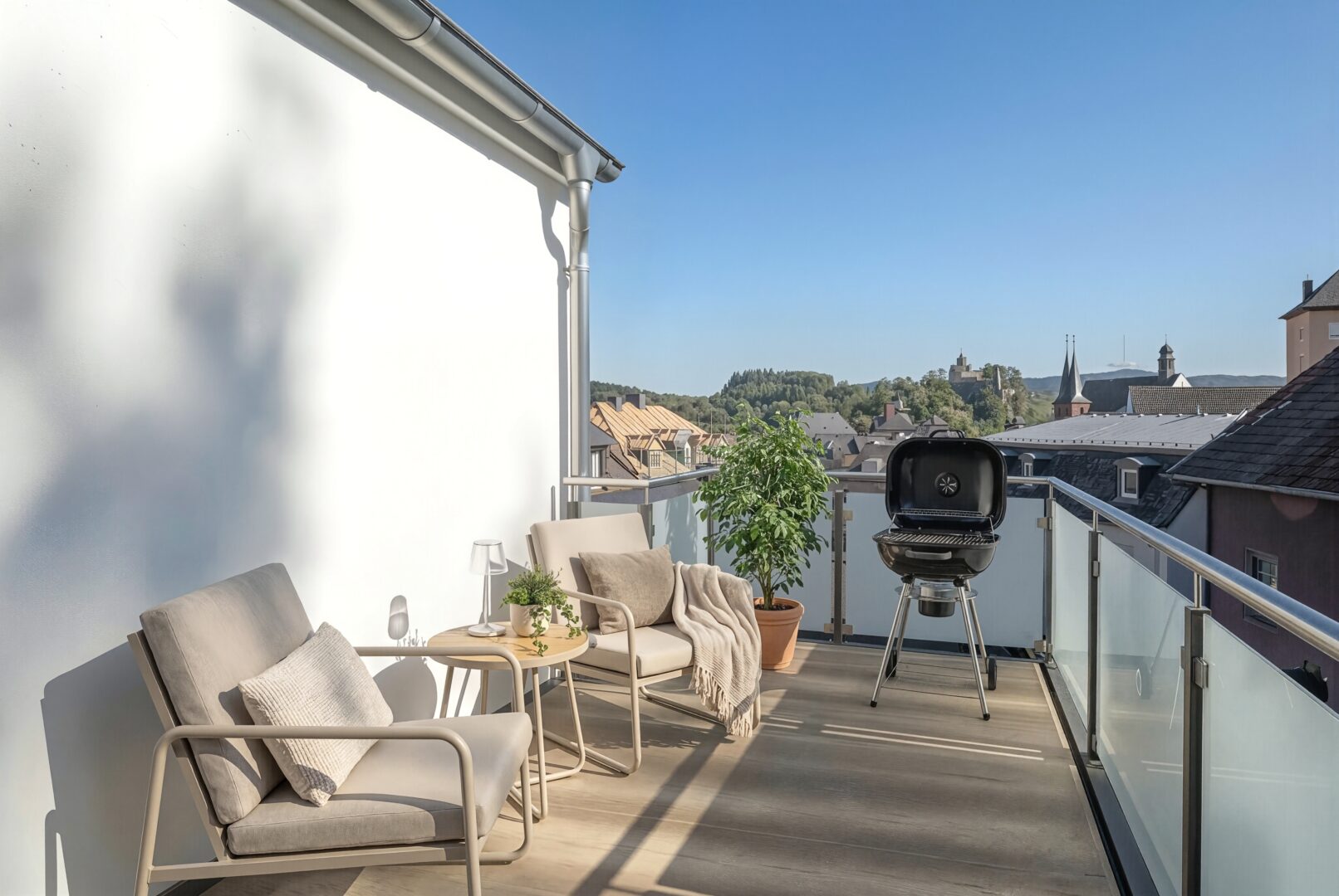 Balkon mit Burgblick (Photo AI-generated)